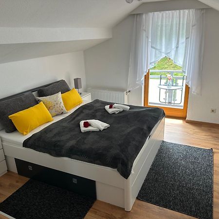 Ferienwohnung Waldblick, Faaker See Oberaichwald  Ngoại thất bức ảnh