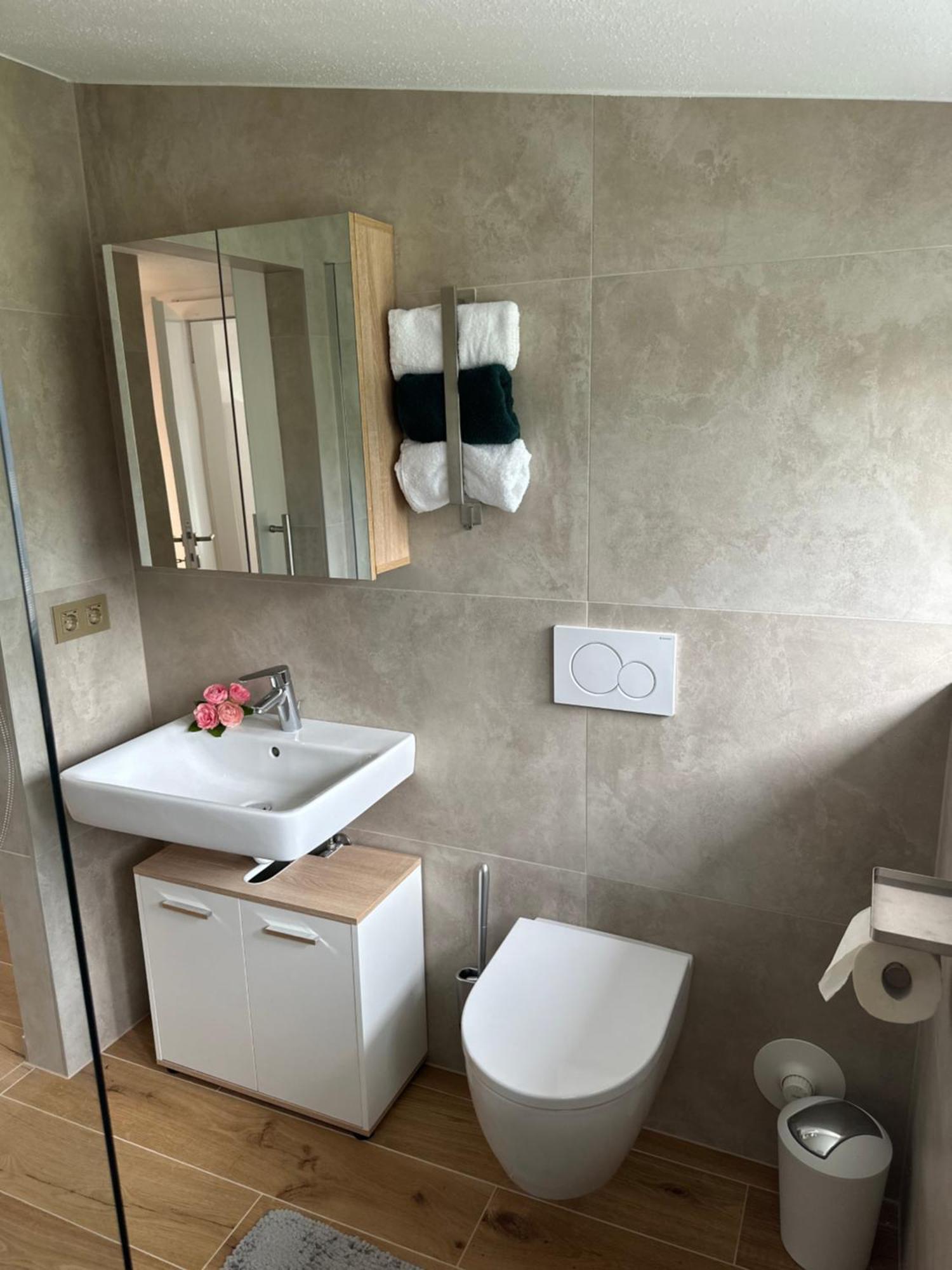 Ferienwohnung Waldblick, Faaker See Oberaichwald  Ngoại thất bức ảnh